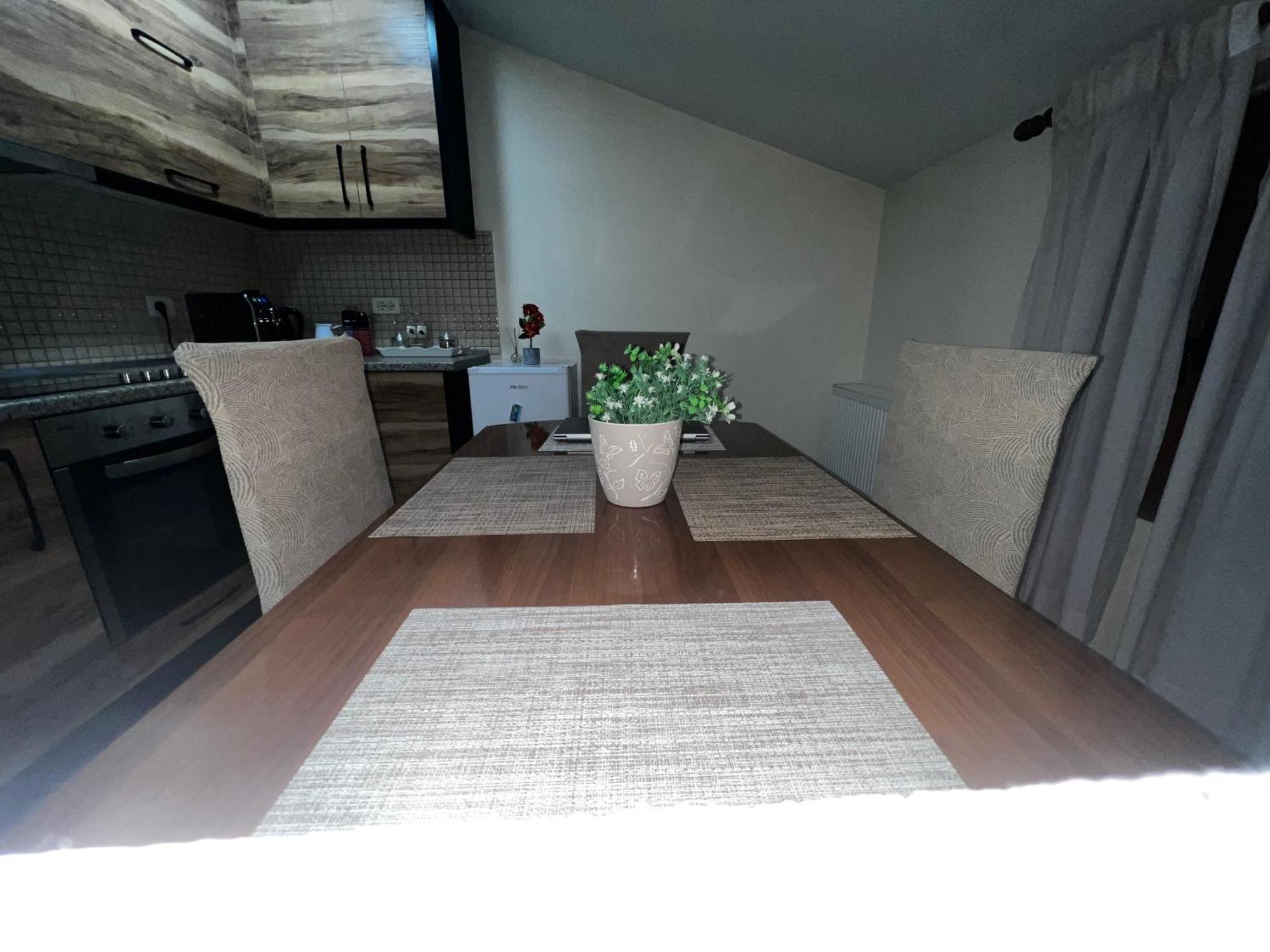 Retreat In The Centre Of Korce Exterior foto