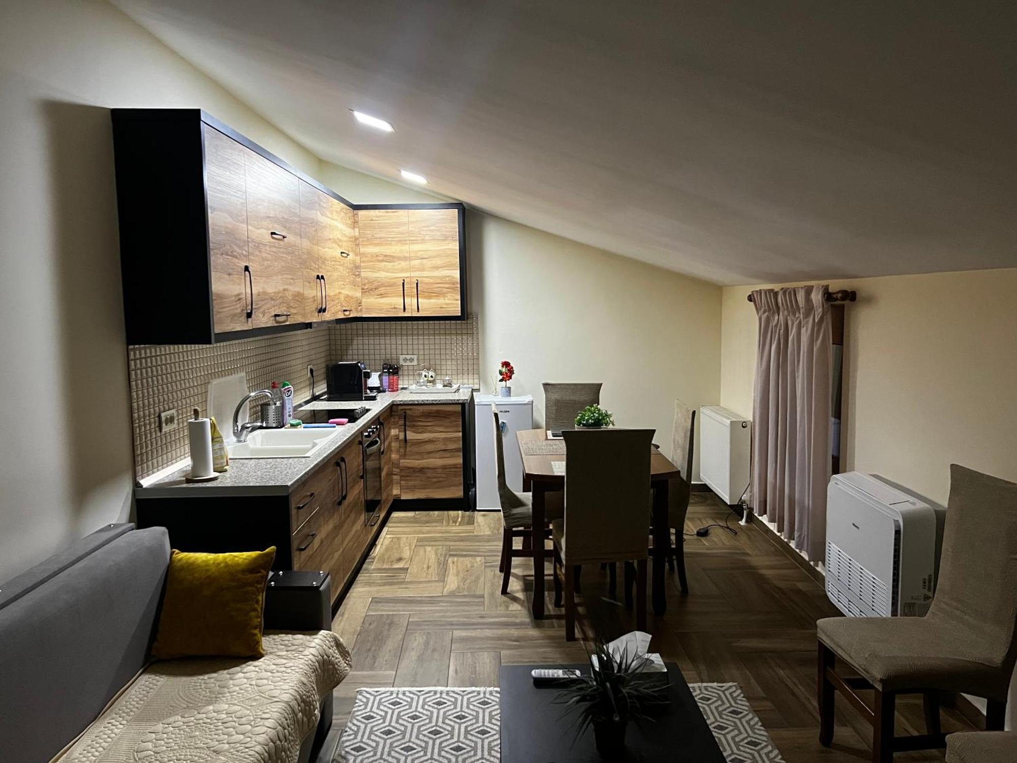 Retreat In The Centre Of Korce Exterior foto